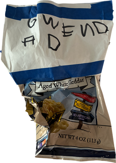 chip bag with paper that says gwen dad